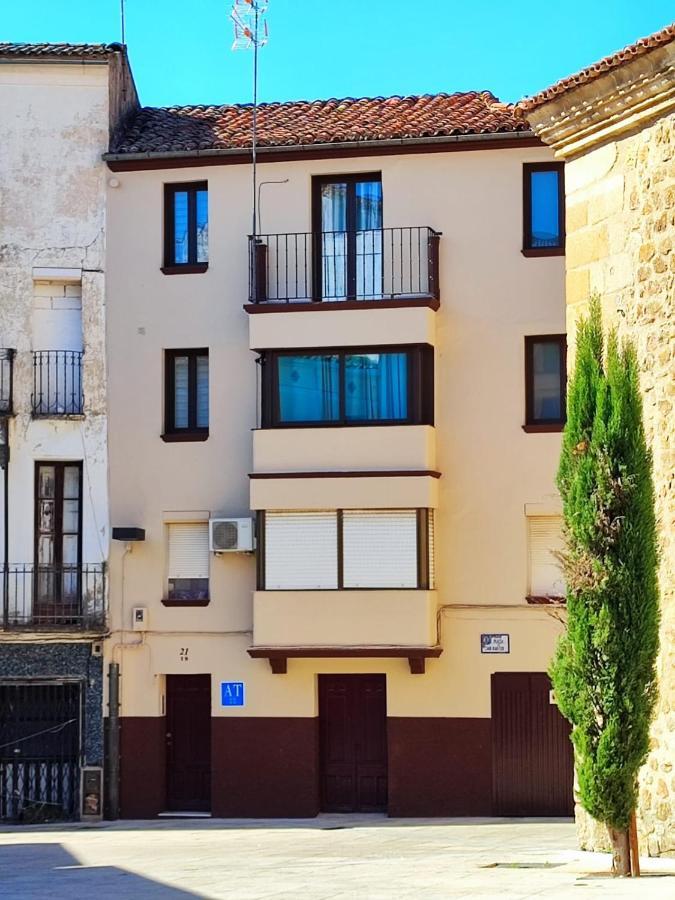Apartamentos San Martin Plasencia Exterior foto